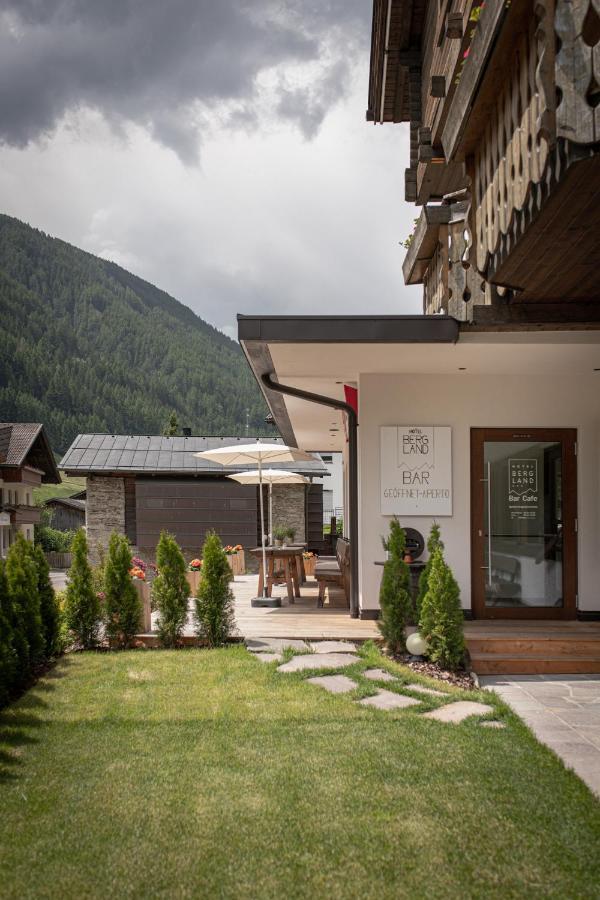 Hotel Bergland Cadipietra Exterior photo
